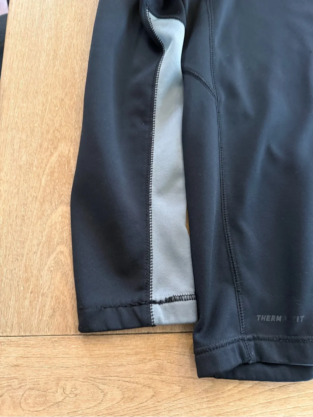 Nike Therma-FIT 1/4 Zip Pullover Men’s Medium Black Gray Athletic Top